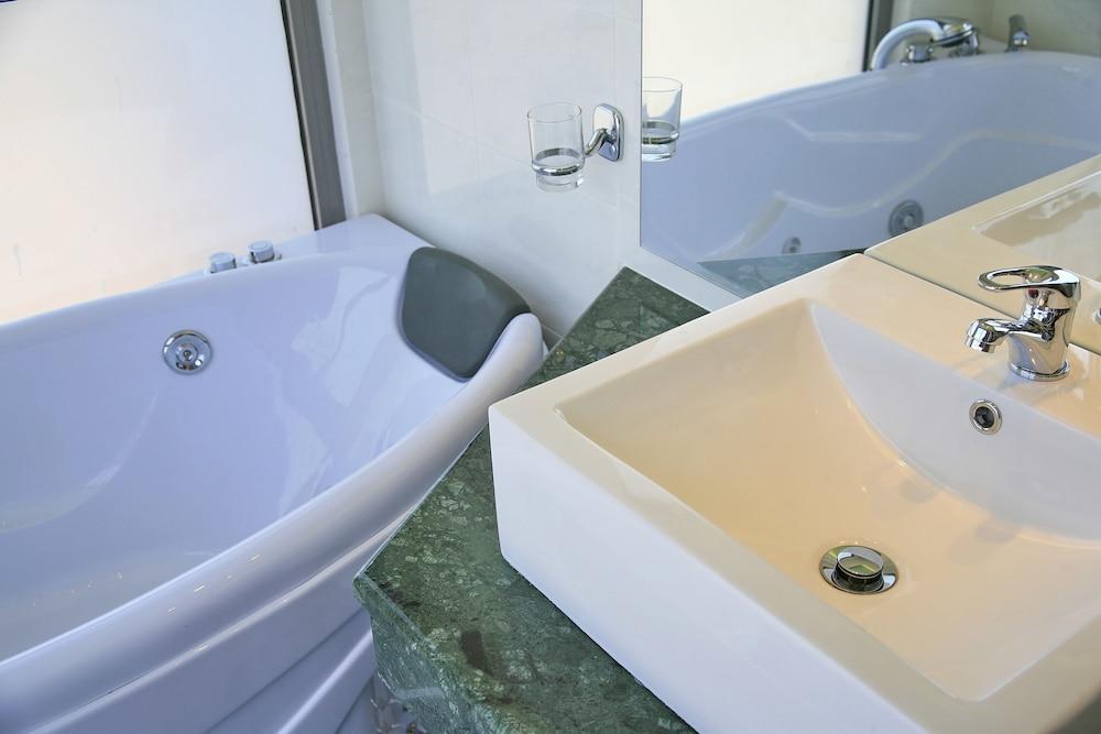 All Senses Ocean Blue Sea Side Resort (Adults Only) Petaloudes Экстерьер фото