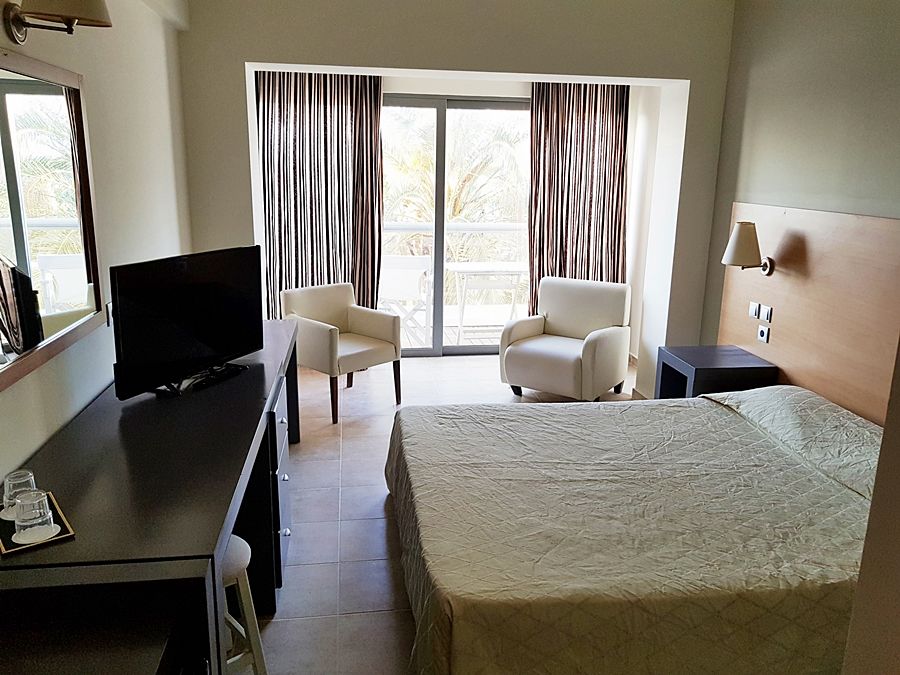 All Senses Ocean Blue Sea Side Resort (Adults Only) Petaloudes Экстерьер фото